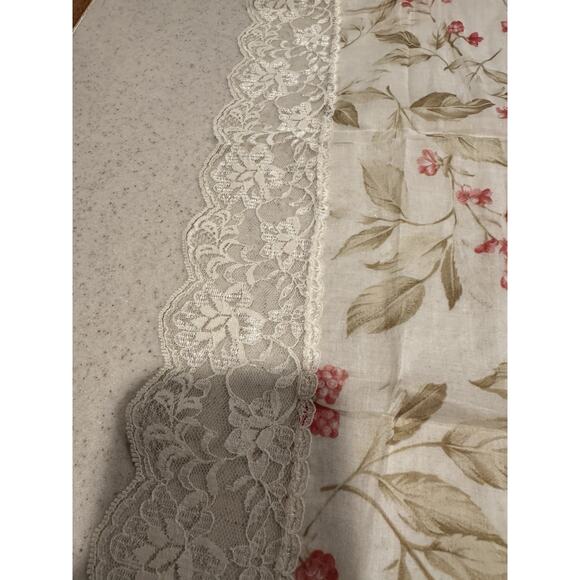 Vintage Pierre Balmain cotton handkerchief with lace trim - Picture 4 of 8